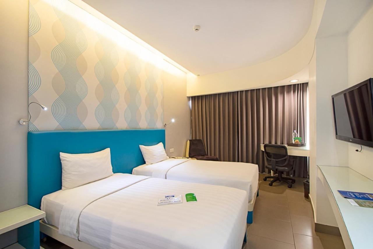 Blue Sky Hotel Petamburan Jacarta Exterior foto